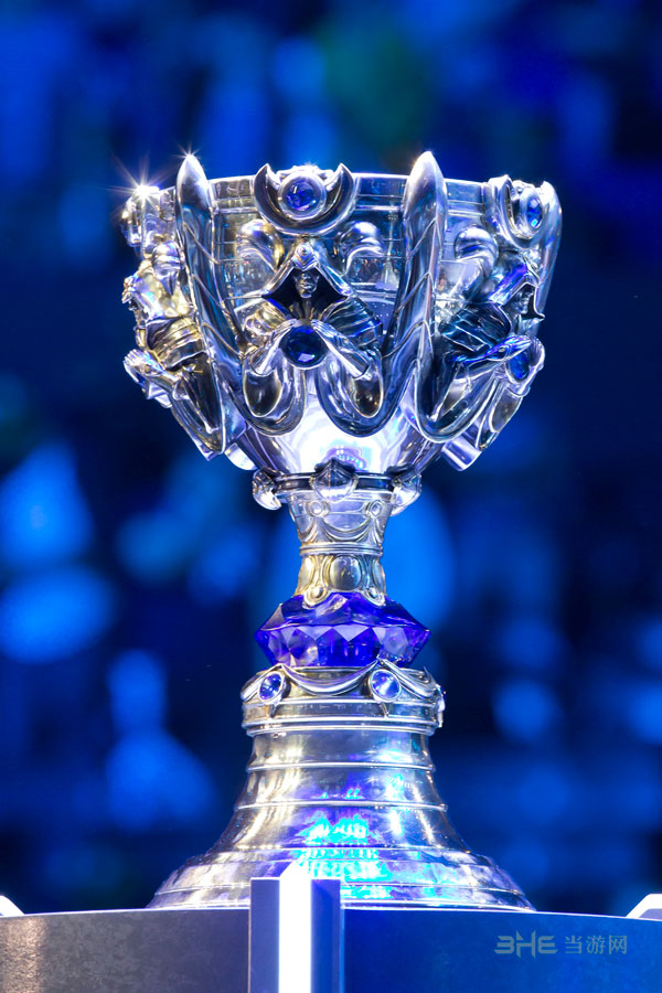 欧洲赛区新赛季赛程调整启动，战队实力分析与季后赛席位争夺形势解读